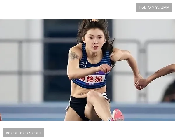 吴艳妮赛前涂指甲油还戴耳钉,这姐是来走红毯的吧? 吴艳妮赛前涂指甲油还戴耳钉,这姐是来走红毯的吧?