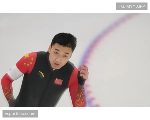 高亭宇训练完直接拎着冰桶去吃火锅,这身体素质是真实存在的? 高亭宇训练完直接拎着冰桶去吃火锅,这身体素质是真实存在的?